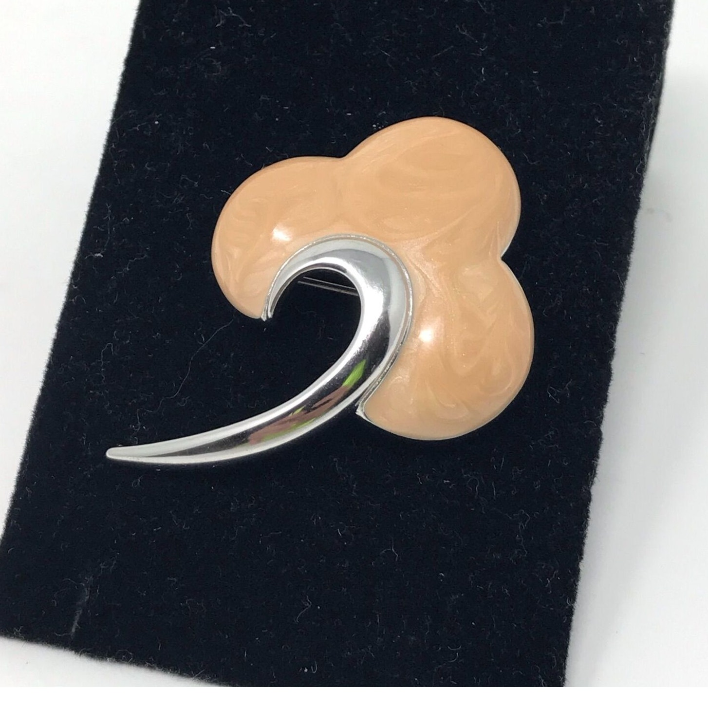 Monet Clover Brooch Pin Enamel Vintage Silver-Toned 22$